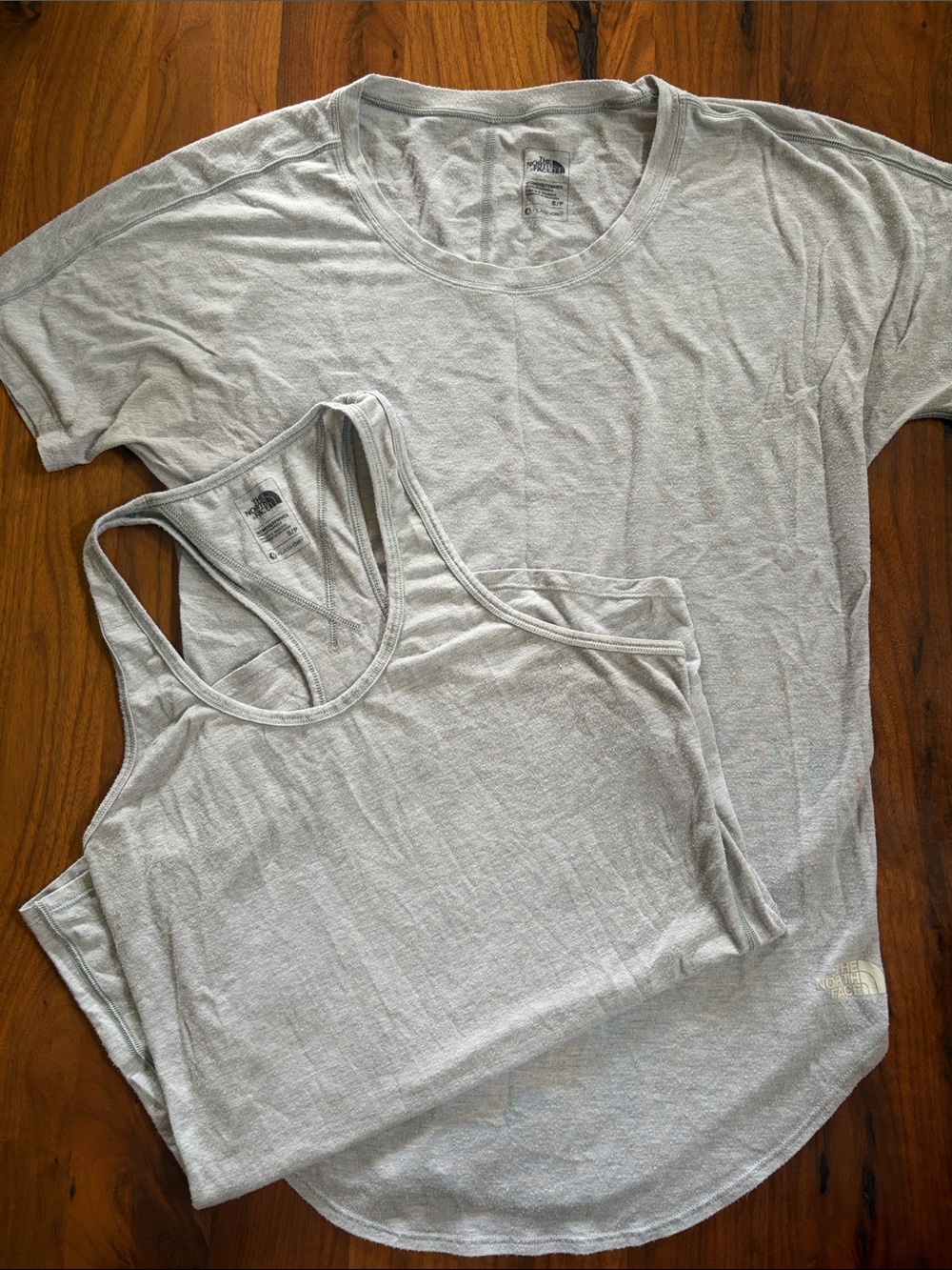 The North Face Light Gray Women’s Tank and Tee Set
